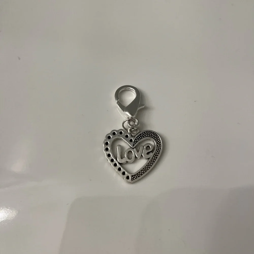 ❤️Silver heart “Love” pet charm